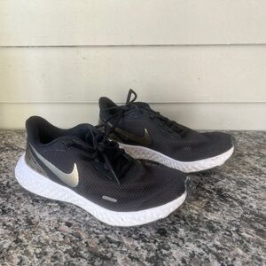 Nike Revolution Running Shoes Black White Athletic Sneakers (7)